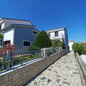  Apartment Andela